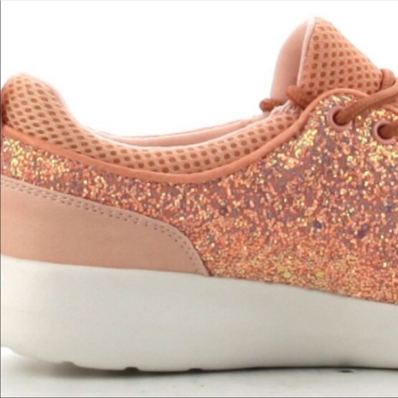 Pink sparkle shoes - Picture 4 of 4